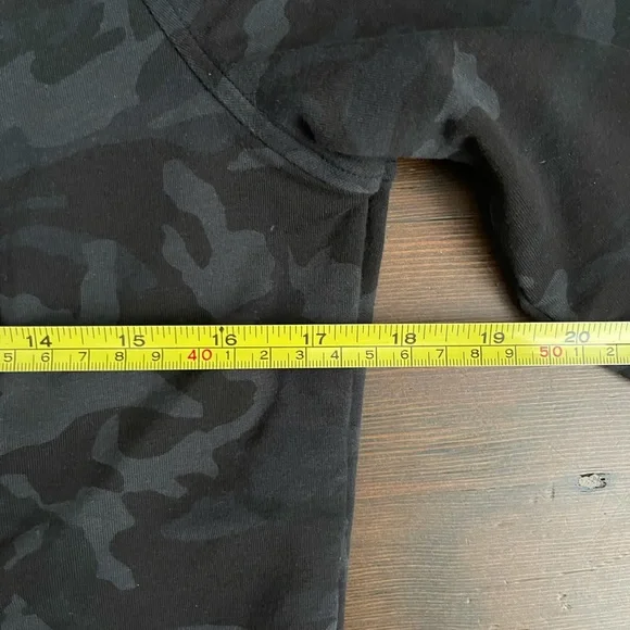 Lululemon Scuba Crew sweatshirt - Picture 10 of 15